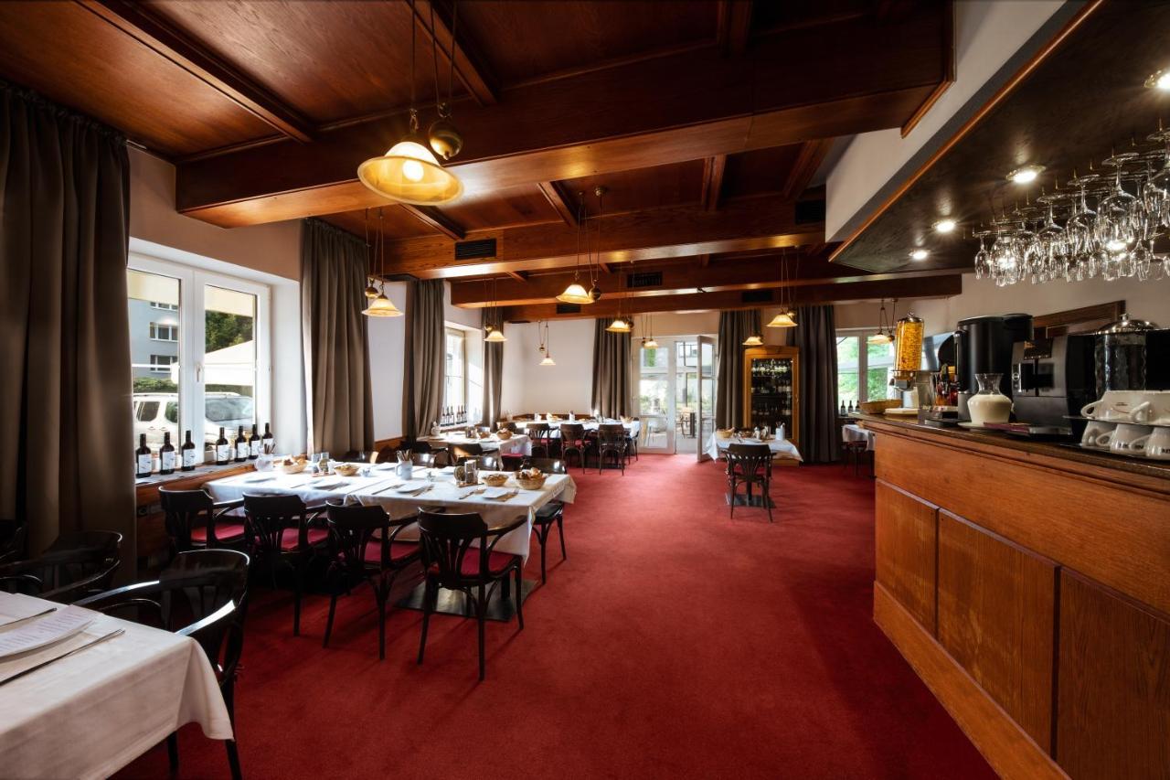 Prague Hotel Carl Inn Restaurant & Free Parking المظهر الخارجي الصورة